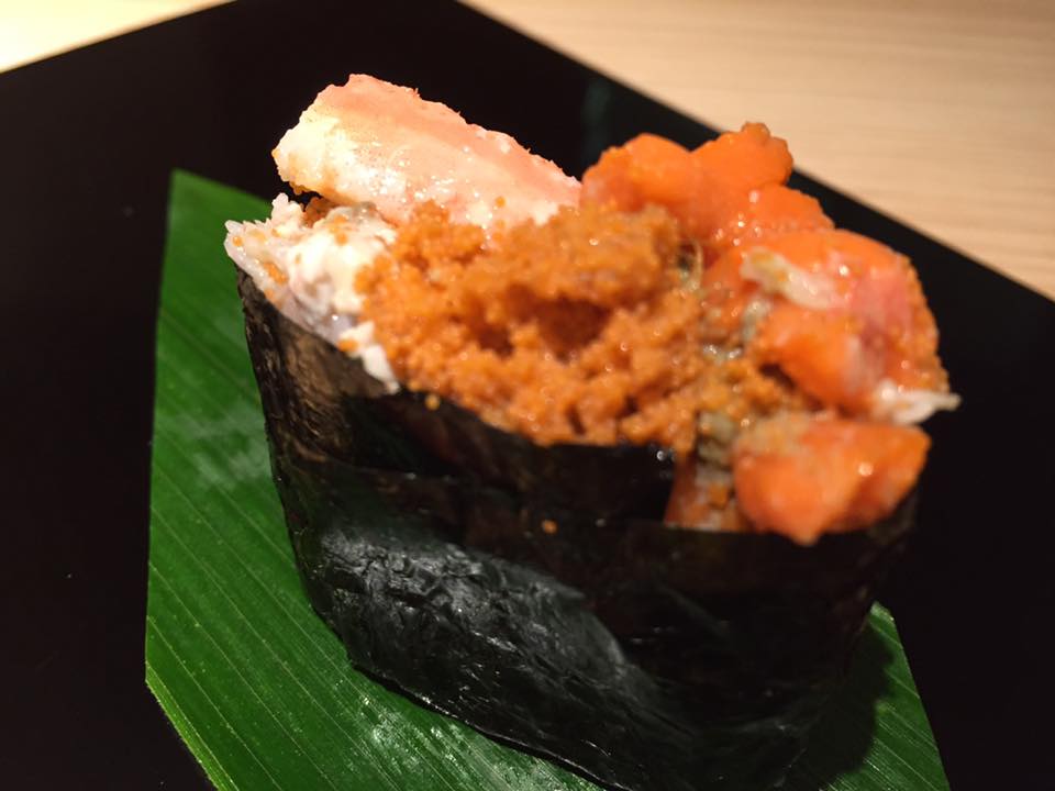 香箱の軍艦・地酒：寿司さ々木
